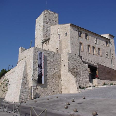 Grand Studio Azur Avec Terrasse - Vieil Antibes Esterno foto