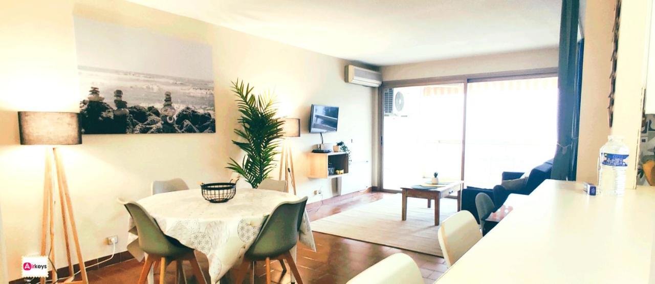 Grand Studio Azur Avec Terrasse - Vieil Antibes Esterno foto