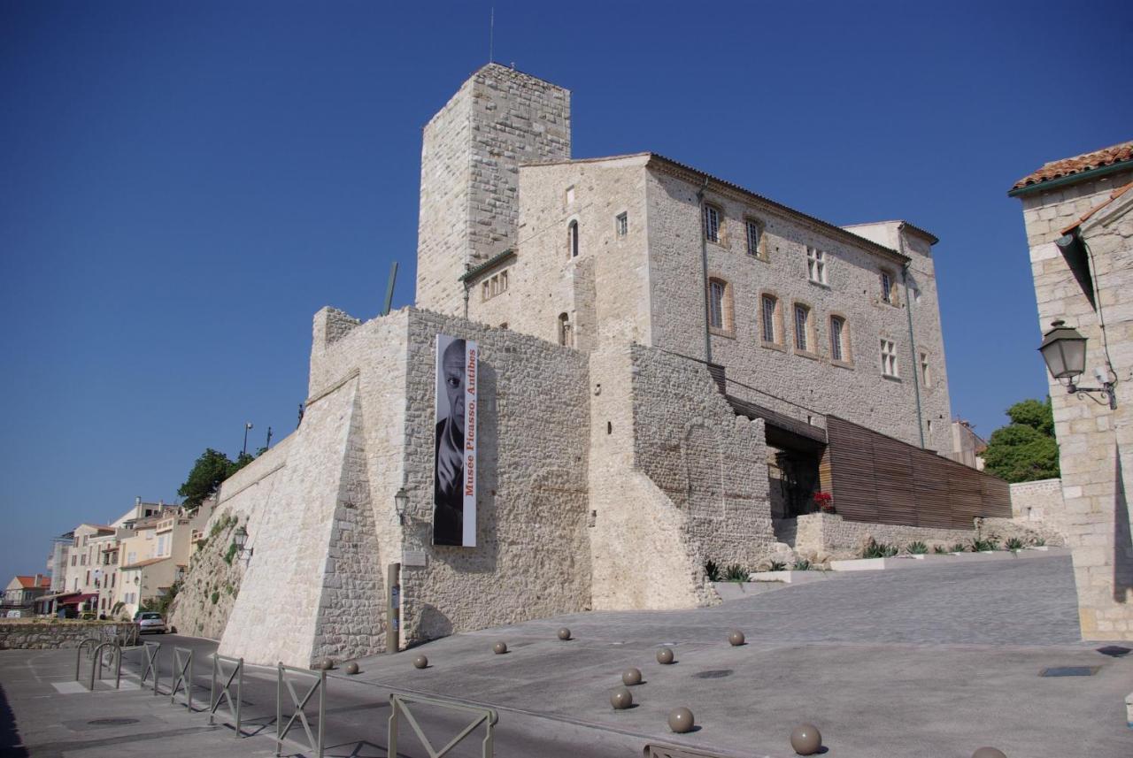 Grand Studio Azur Avec Terrasse - Vieil Antibes Esterno foto